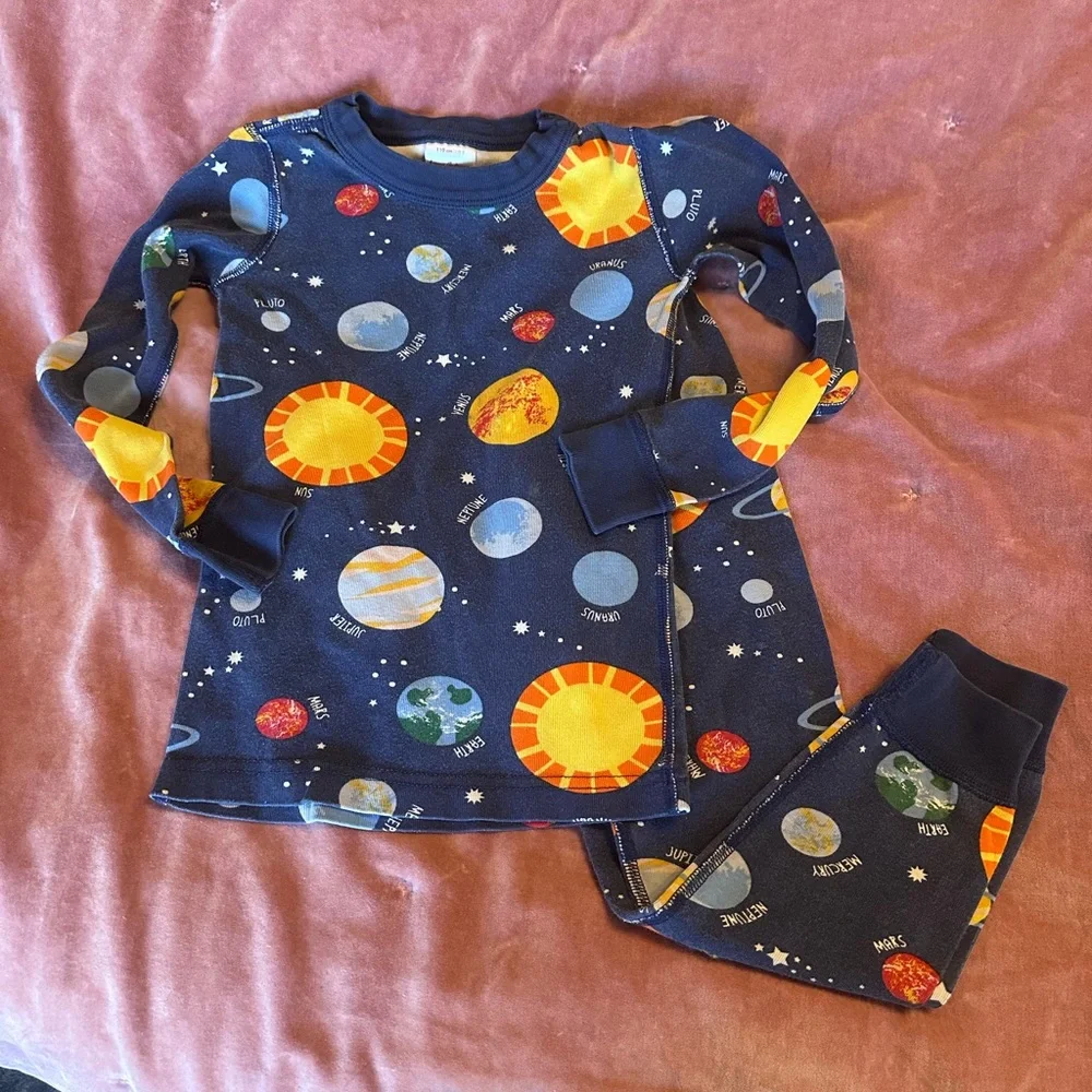 Hanna Andersson Kids Space-Themed Pajamas - Picture 1 of 4